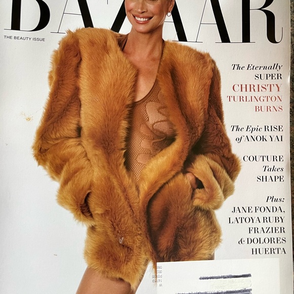 Bazaar Magazines - Picture 6 of 7